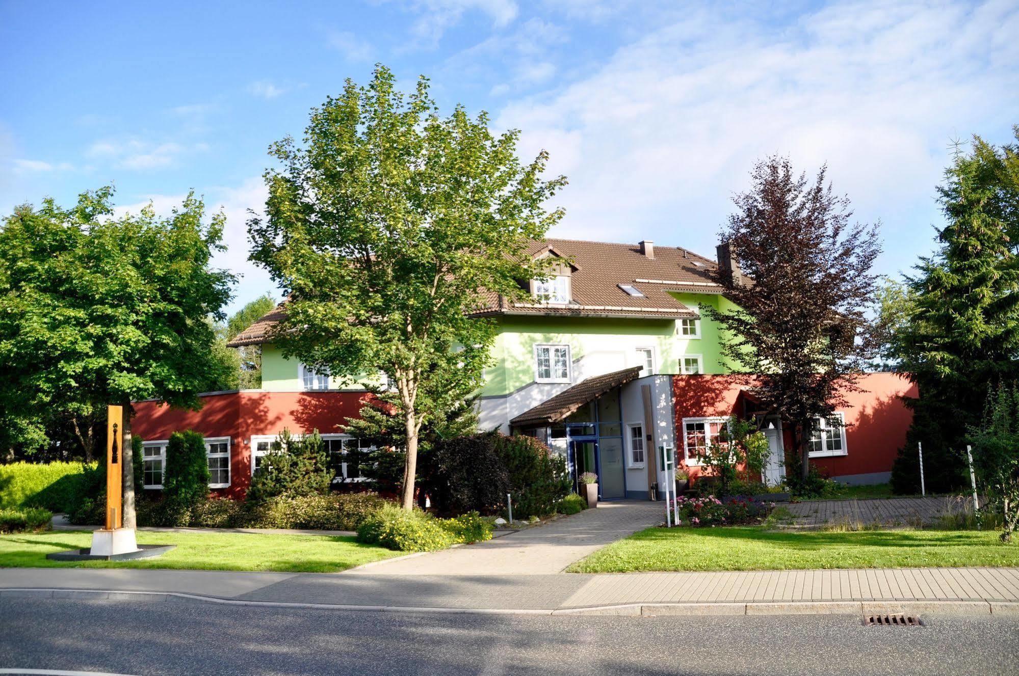 Rennsteighotel Herrnberger Hof Neuhaus am Rennweg Exterior photo